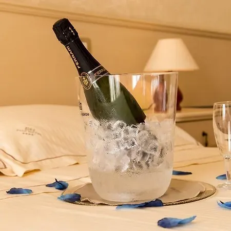 Elia Hotel 4*