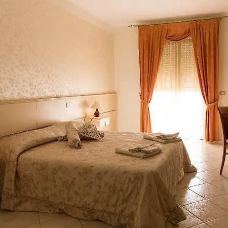 Elia Hotel 4*