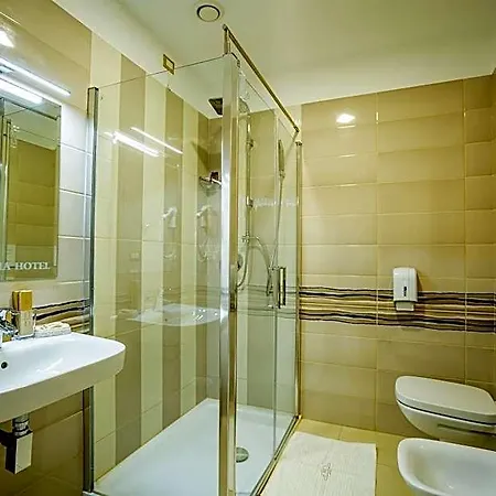فندق Elia 4*