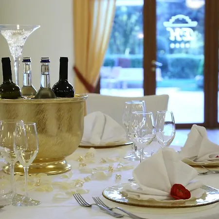 Elia Hotel